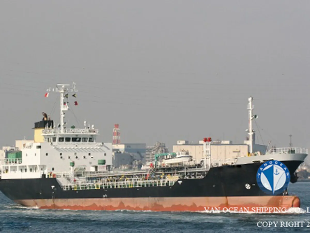 Ọkọ̀ tí ó mú epo / kemikali fún tà