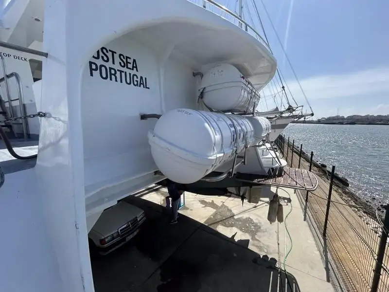 Catamaran fún tà