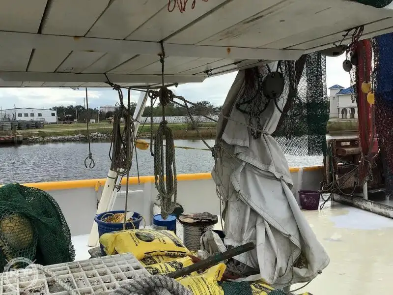 Ọkọ̀ tí ó mú ẹja fún tà