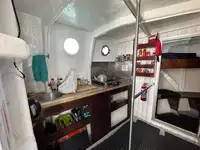 Ọkọ̀ ojú omi tí ó mú ìdọ̀tí fún tà