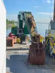 Ọkọ̀ ojú omi tí ó mú ìdọ̀tí fún tà