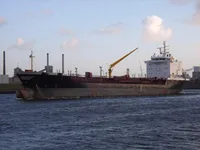 Ọkọ̀ tí ó mú epo / kemikali fún tà