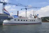 Ọkọ̀ ọpọlọpọ̀ ènìyàn fún tà