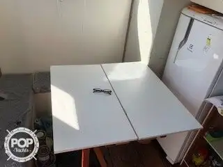 Ọkọ omi ti o mu ọja fún tà