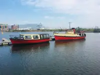 Ọkọ̀ ọpọlọpọ̀ ènìyàn fún tà