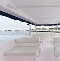 Ọkọ̀ ojú omi ìrìn-àjò fún tà