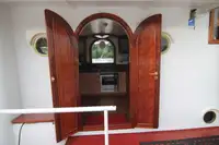 Ọkọ̀ ojú omi ìrìn-àjò fún tà