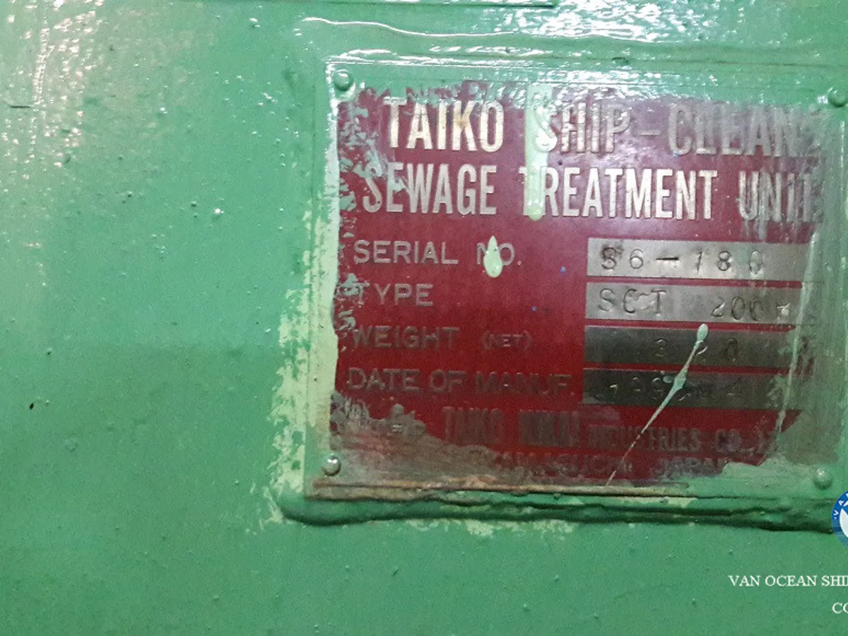 Ọkọ̀ tí ó mú epo / kemikali fún tà