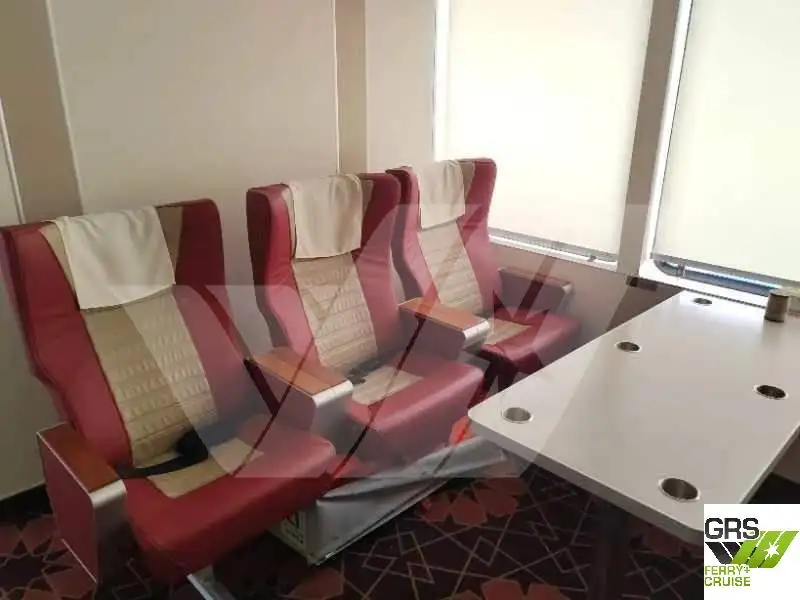 Ọkọ̀ ojú omi ìrìn-àjò fún tà