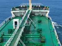 Ọkọ̀ tí ó mú epo / kemikali fún tà