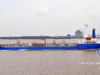 Ọkọ̀ tí ó mú epo / kemikali fún tà