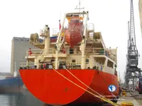 Ọkọ̀ tí ó mú epo / kemikali fún tà