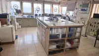 Ọkọ omi ti o mu ọja fún tà