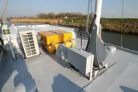 Ọkọ̀ ojú omi ìrìn-àjò fún tà