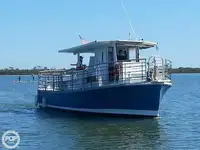 Ọkọ̀ ojú omi ìrìn-àjò fún tà