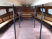 Ọkọ̀ ọpọlọpọ̀ ènìyàn fún tà