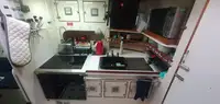 Ọkọ̀ ojú omi tí ó mú àwọn ìkọ́kọ̀ fún tà