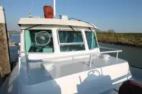 Ọkọ̀ ojú omi ìrìn-àjò fún tà