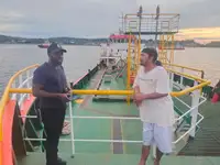 Ọkọ̀ tí ó mú epo / kemikali fún tà