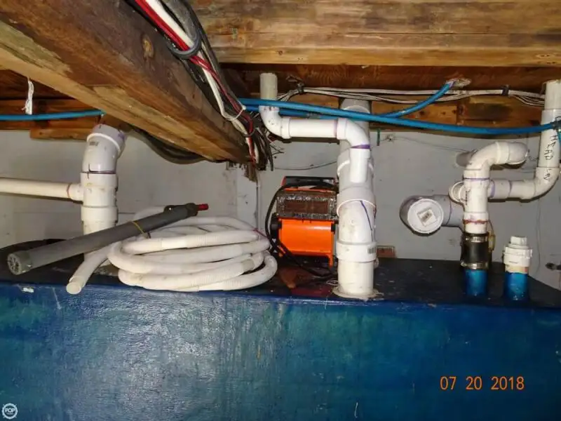 Ọkọ̀ ojú omi kékeré fún tà