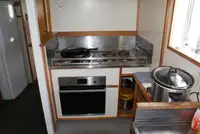 Ọkọ̀ ọpọlọpọ̀ ènìyàn fún tà
