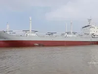Ọkọ̀ tí wọn fi maa ń gbé ohun èlò tí ó ní ìdáná fún tà