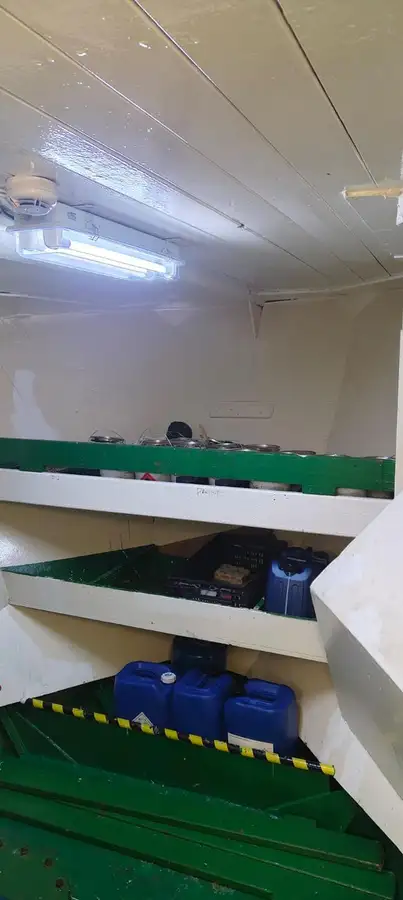 Ọkọ omi ti o mu ọja fún tà