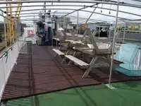 Ọkọ̀ ọpọlọpọ̀ ènìyàn fún tà