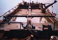 Ọkọ̀ ojú omi tí ó mú ìdọ̀tí fún tà