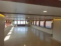 Ọkọ̀ ọpọlọpọ̀ ènìyàn fún tà