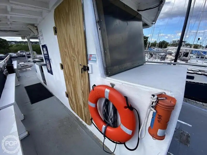 Ọkọ̀ ojú omi ìrìn-àjò fún tà