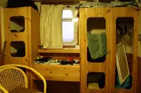 Ọkọ̀ ojú omi ìrìn-àjò fún tà