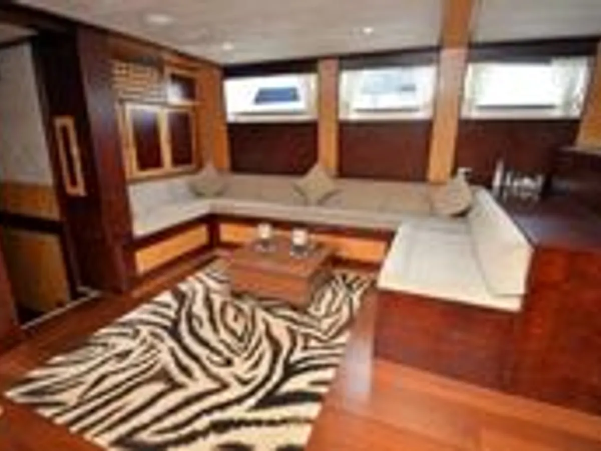 Yacht fún tà