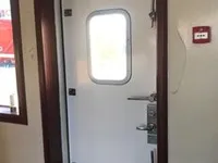 Ọkọ̀ ọpọlọpọ̀ ènìyàn fún tà