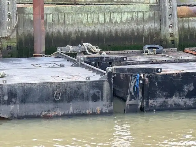 Pontoon fún tà