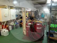 Ọkọ̀ ojú omi tí ó ní ìrọ̀kè fún tà