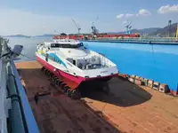Ọkọ̀ ọpọlọpọ̀ ènìyàn fún tà