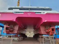 Ọkọ̀ ọpọlọpọ̀ ènìyàn fún tà