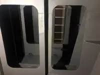 Ọkọ̀ tí wọn fi maa ń gbé ohun èlò tí ó ní ìdáná fún tà