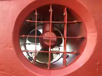 Ọkọ̀ tí wọn fi maa ń gbé ohun èlò tí ó ní ìdáná fún tà