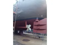 Ọkọ̀ ojú omi tí ó mú ìdọ̀tí fún tà