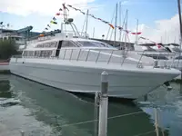 Ọkọ̀ ọpọlọpọ̀ ènìyàn fún tà