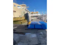 Ọkọ̀ ọpọlọpọ̀ ènìyàn fún tà