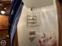 Ọkọ̀ tí ó mú ẹja pọ̀ fún tà