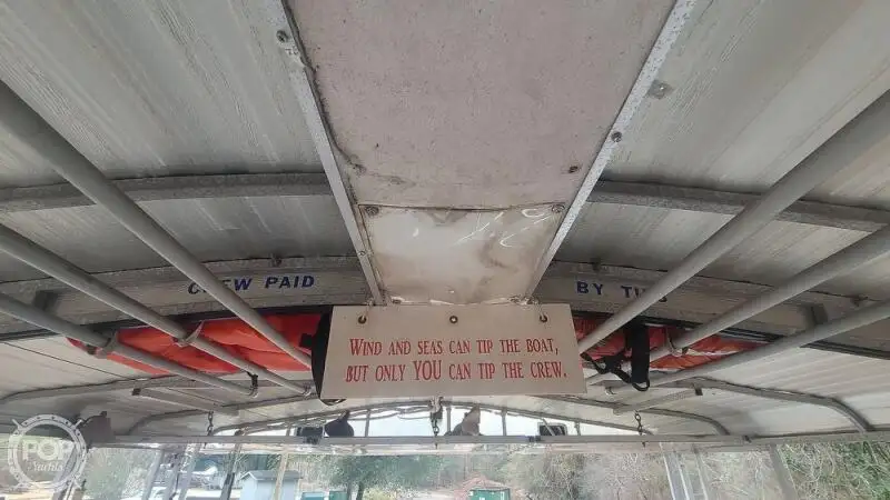 Ọkọ̀ ojú omi ìrìn-àjò fún tà