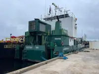 Ọkọ̀ ojú omi tí ó mú ìdọ̀tí fún tà