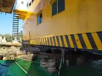 Ọkọ̀ ojú omi tí ó mú ìdọ̀tí fún tà