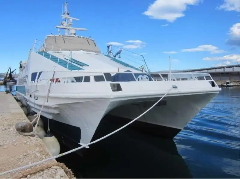 Catamaran fún tà