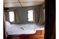 Ọkọ̀ ojú omi ìrìn-àjò fún tà