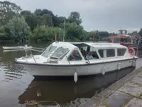 Ọkọ̀ ọpọlọpọ̀ ènìyàn fún tà